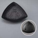 Fuente tringular negra
